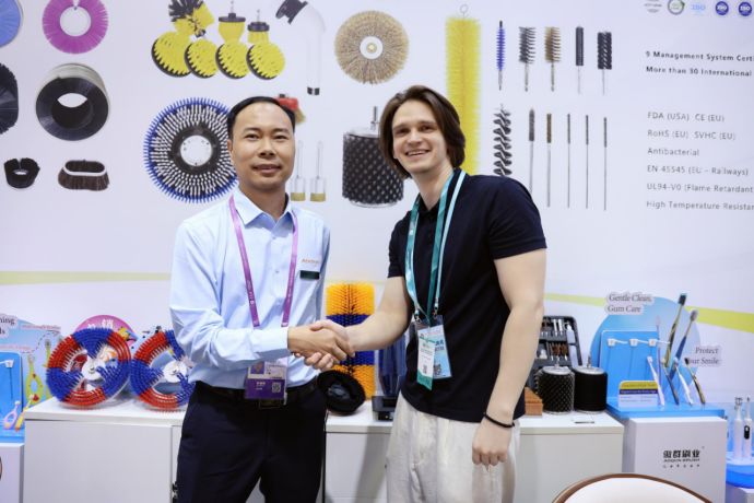 AOQUN Brush Empowers Global Intelligent Manufacturing with Innovative Brush Technology at the 138th Canton Fair, Showcasing China’s “New Quality Productivity”（images 1）