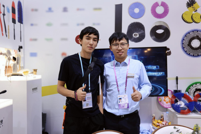 AOQUN Brush Empowers Global Intelligent Manufacturing with Innovative Brush Technology at the 138th Canton Fair, Showcasing China’s “New Quality Productivity”（images 3）