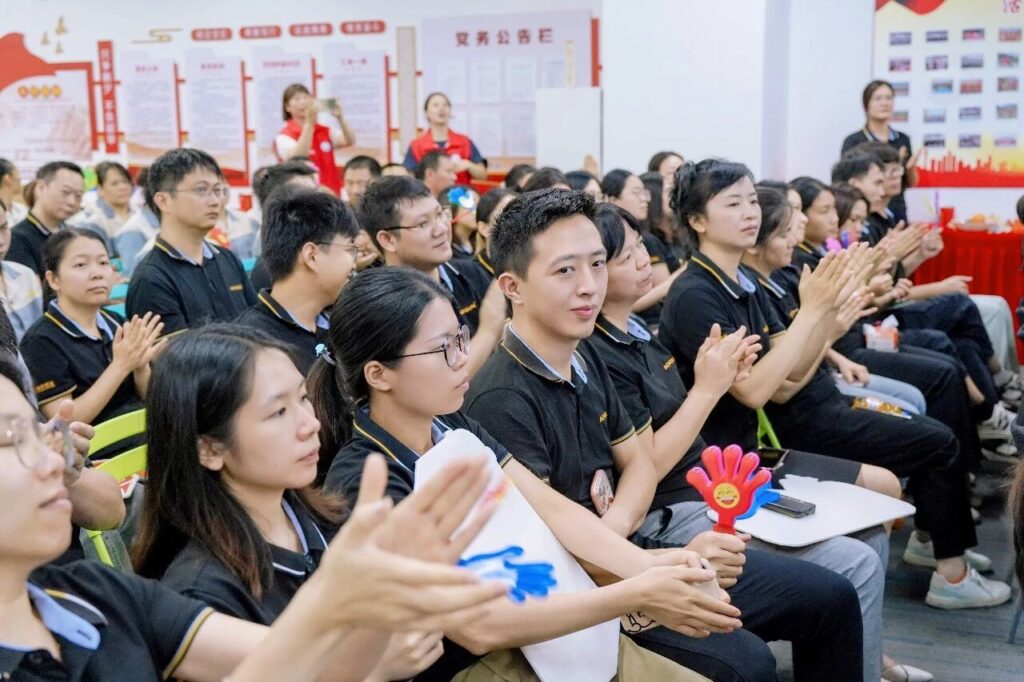 Aroma of Mugwort Accompanies Well-being, Brushing Joyfully Toward Mountains and Seas | AOQUN’s 19th Dragon Boat Festival Action(images 2)