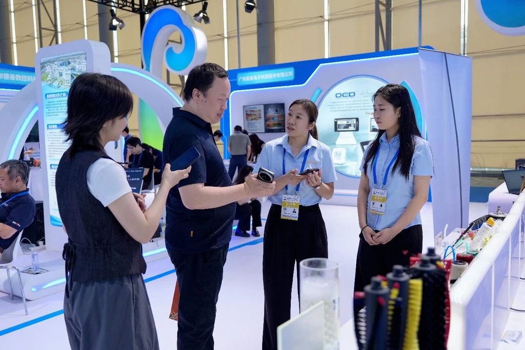 The “Eye of the Greater Bay Area”: AOQUN Precision Brushes Represent Nansha’s High-Tech Manufacturing at the 34th Guangzhou Fair(images 3)