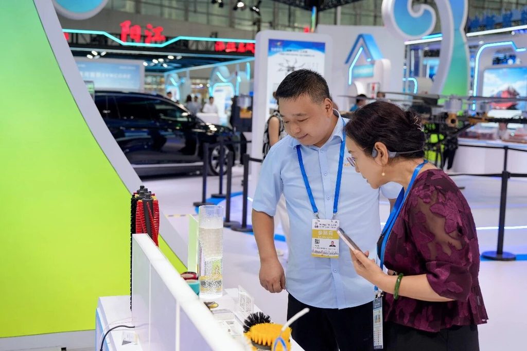 The “Eye of the Greater Bay Area”: AOQUN Precision Brushes Represent Nansha’s High-Tech Manufacturing at the 34th Guangzhou Fair(images 5)